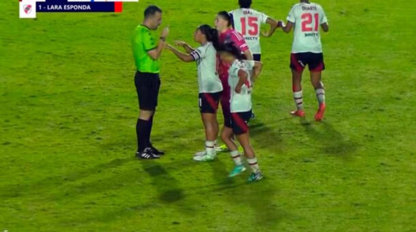 Jogadoras do time argentino foram presas por gestos e ofensas racistas durante confronto com o Grêmio pela Brasil Ladies Cup 