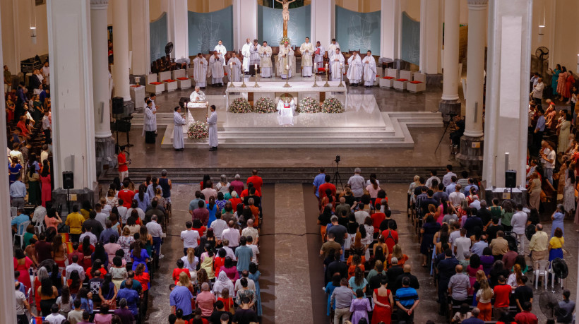 FORTALEZA, CEARÁ,  BRASIL- 24.12.2024: Virgília de Natal na Catedral Metropolitana de Fortaleza, Paróquia de São José. (Foto: Aurélio Alves/Jornal O POVO)