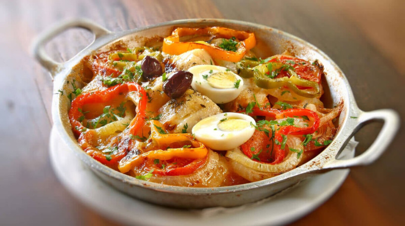 Bacalhoada (Imagem: Ihmfoto | Shutterstock)