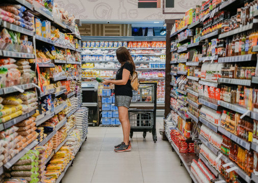 Alimentos e bebidas puxaram prévia da inflação. (Foto: Fernanda Barros/O Povo). Preço Comparado. Supermercados. 