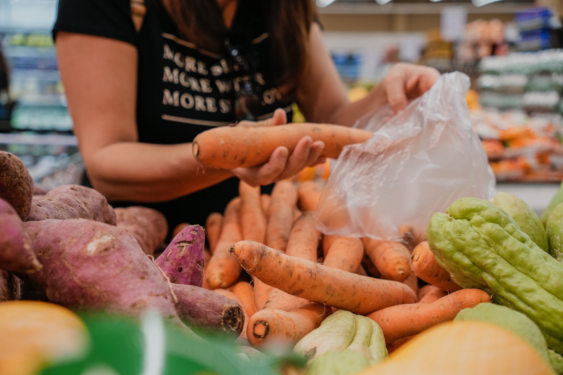 ￼O PRODUTO que mais aumentou de preço no mês foi a cenoura (Foto: FERNANDA BARROS)