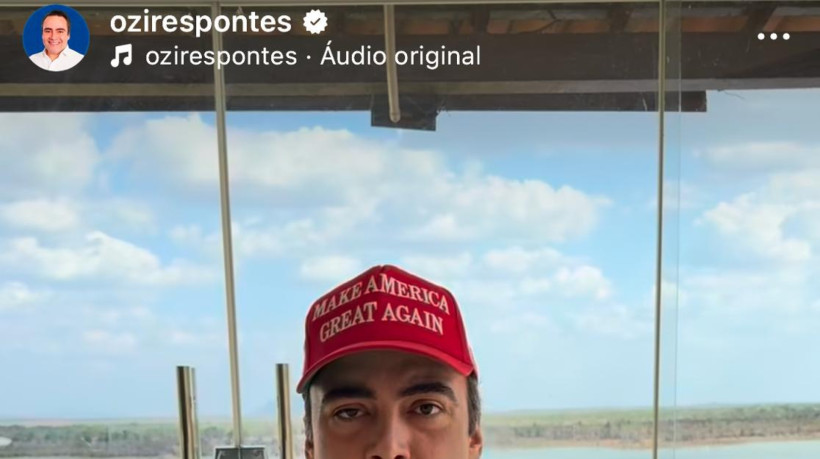 Ozires Pontes utilizando boné com frase usada na campanha do estadunidense Donald Trump