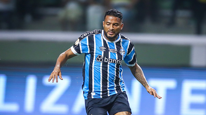 FUTEBOL/CAMPEONATO BRASILEIRO 2023 /GREMIO X PALMEIRAS - ESPORTES - Lance da partida entre Gremio e Palmeiras disputada na noite desta quarta-feira, na Allianz Arena, em Sao Paulo, em partida valida pela Campeonato Brasileiro 2023. FOTO: LUCAS UEBEL/GREMIO FBPA