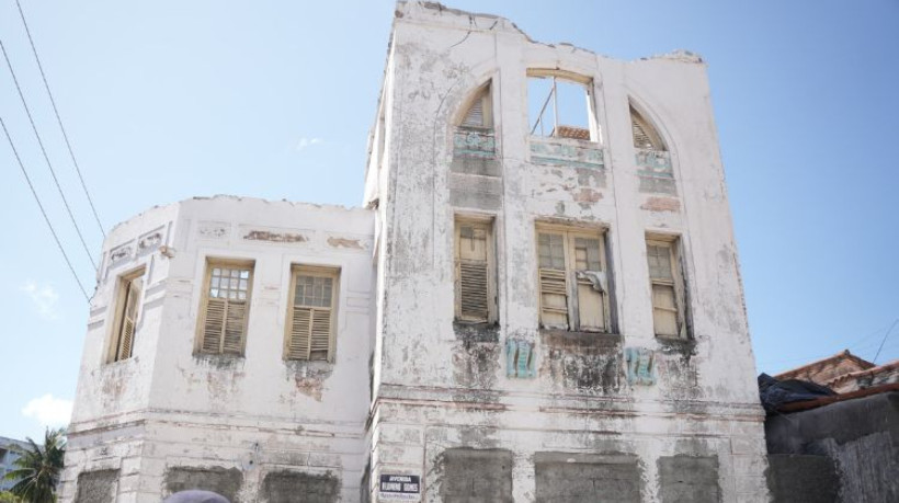 Bangalô Aristides Capibaribe está deteriorado