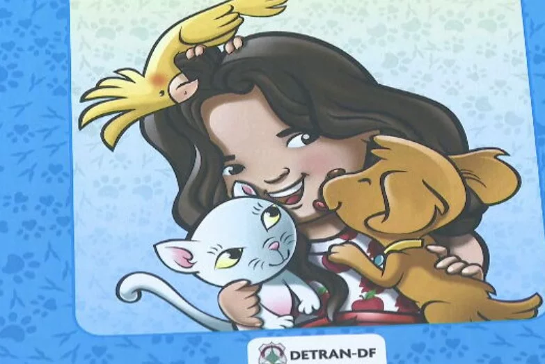 O número de pets vem crescendo tanto no Brasil que o Detran do Distrito Federal lançou um livro infanto-juvenil sobre a forma correta de transportar animais de estimação nos veículos. 