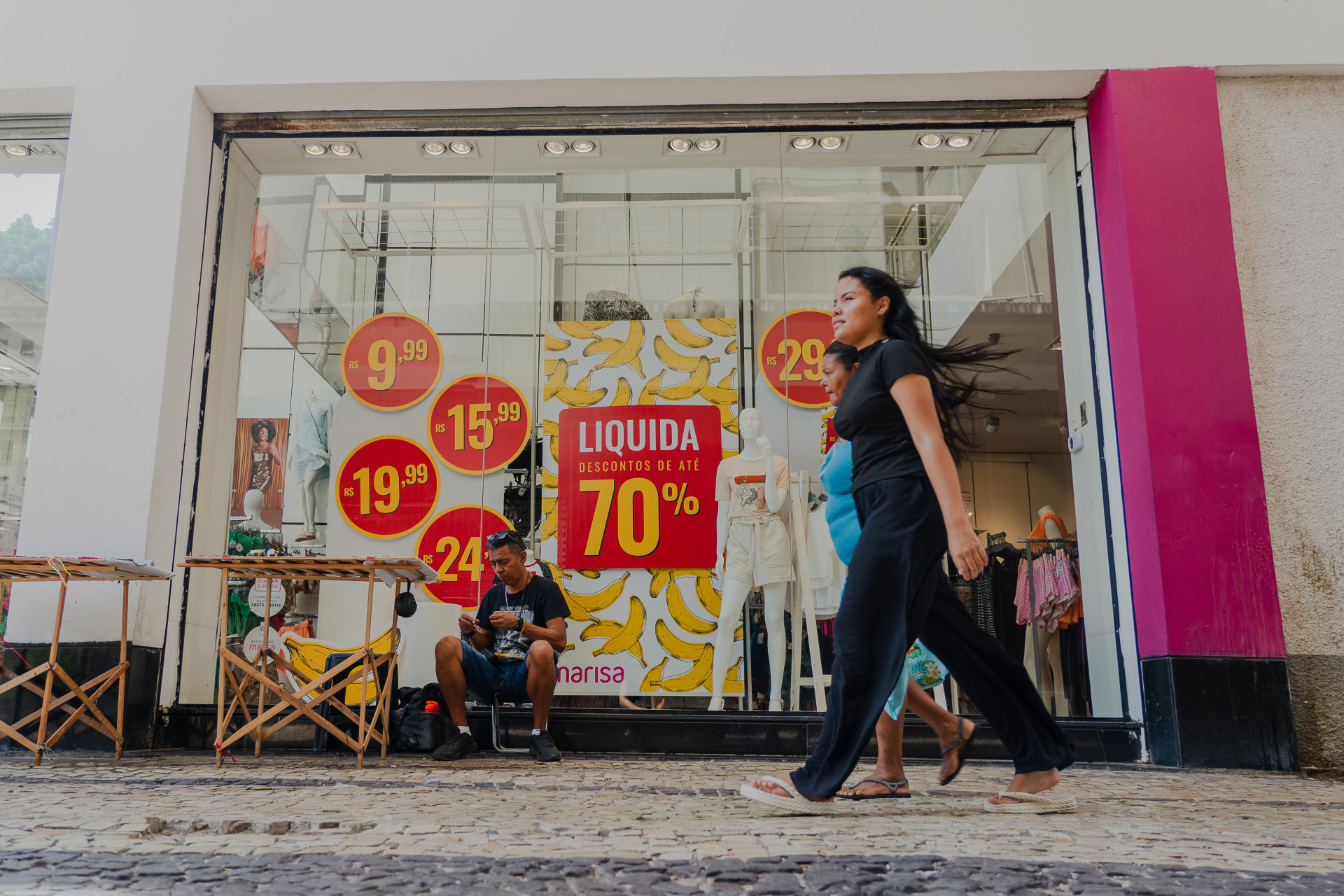 ￼PROMOÇÕES visam estimular o consumo em janeiro (Foto: FERNANDA BARROS)