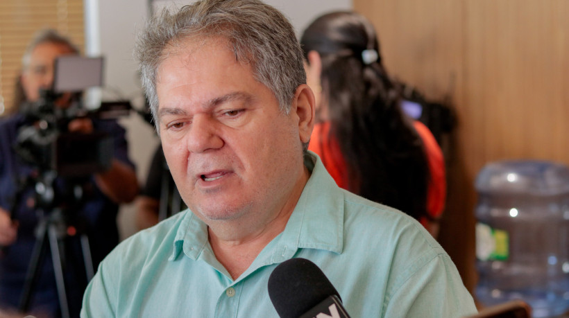 Osmar Baquit, deputado e secretário da Regional 4, na primeira reunião do Secretariado do prefeito Evandro Leitão e da vice Gabriella Aguiar no Paço municipal.