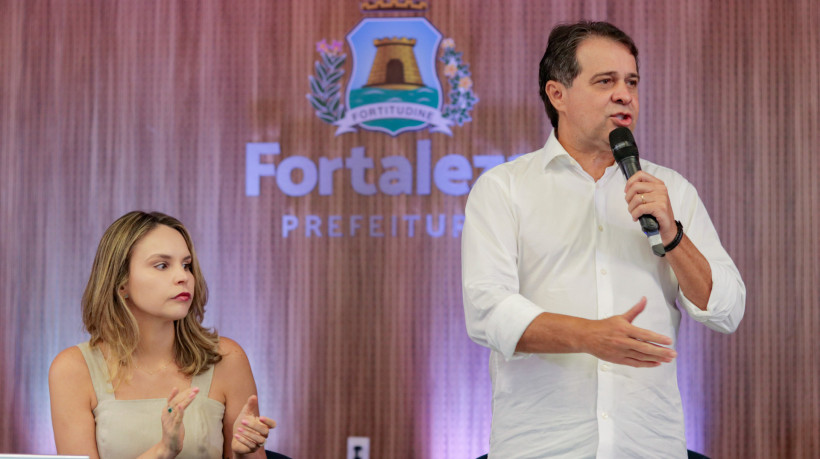 ￼EVANDRO e a vice Gabriella Aguiar em primeira reunião de secretariado