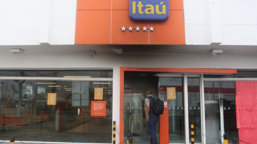 Itaú.