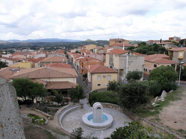 Mergulhadores localizaram milhares de moedas antigas do Império Romano durante  exploração na região costeira de Arzachena, na Itália.