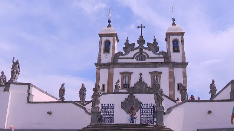 Os 12 profetas compõem um fantástico conjunto de esculturas em tamanho natural feitas por Aleijadinho em pedra-sabão, que são a principal atração turística de Congonhas. 