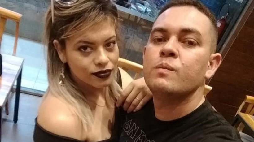 Renata e Sandys estavam juntos há 10 anos. Ela foi presa acusada de matar o marido 