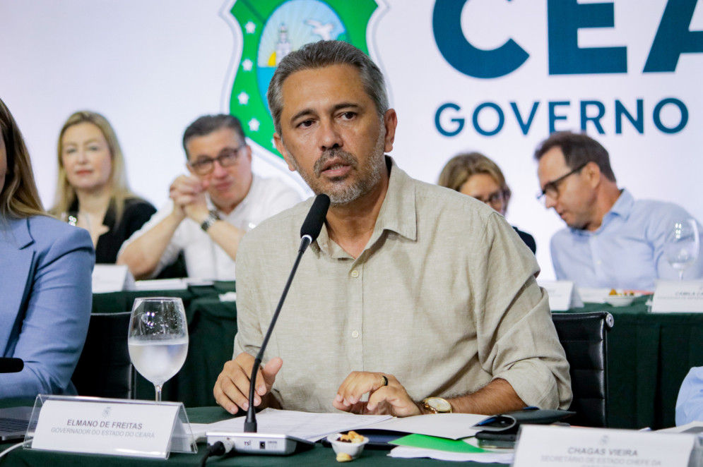 Governador Elmano de Freitas em reunião com o secretariado(Foto: Samuel Setubal)