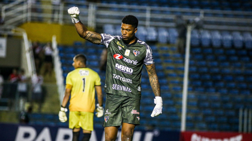 Goleiro Sivaldo Júnior foi decisivo para o Ferroviário na decisão por pênaltis contra o Santa Cruz-RN