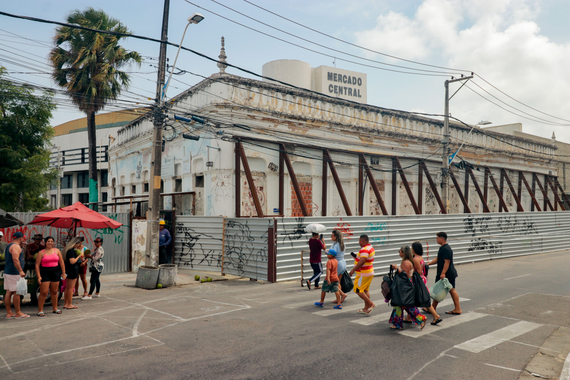 ￼REFORMA do Casarão dos 
Fabricantes, no Centro de Fortaleza (Foto: Samuel Setubal)