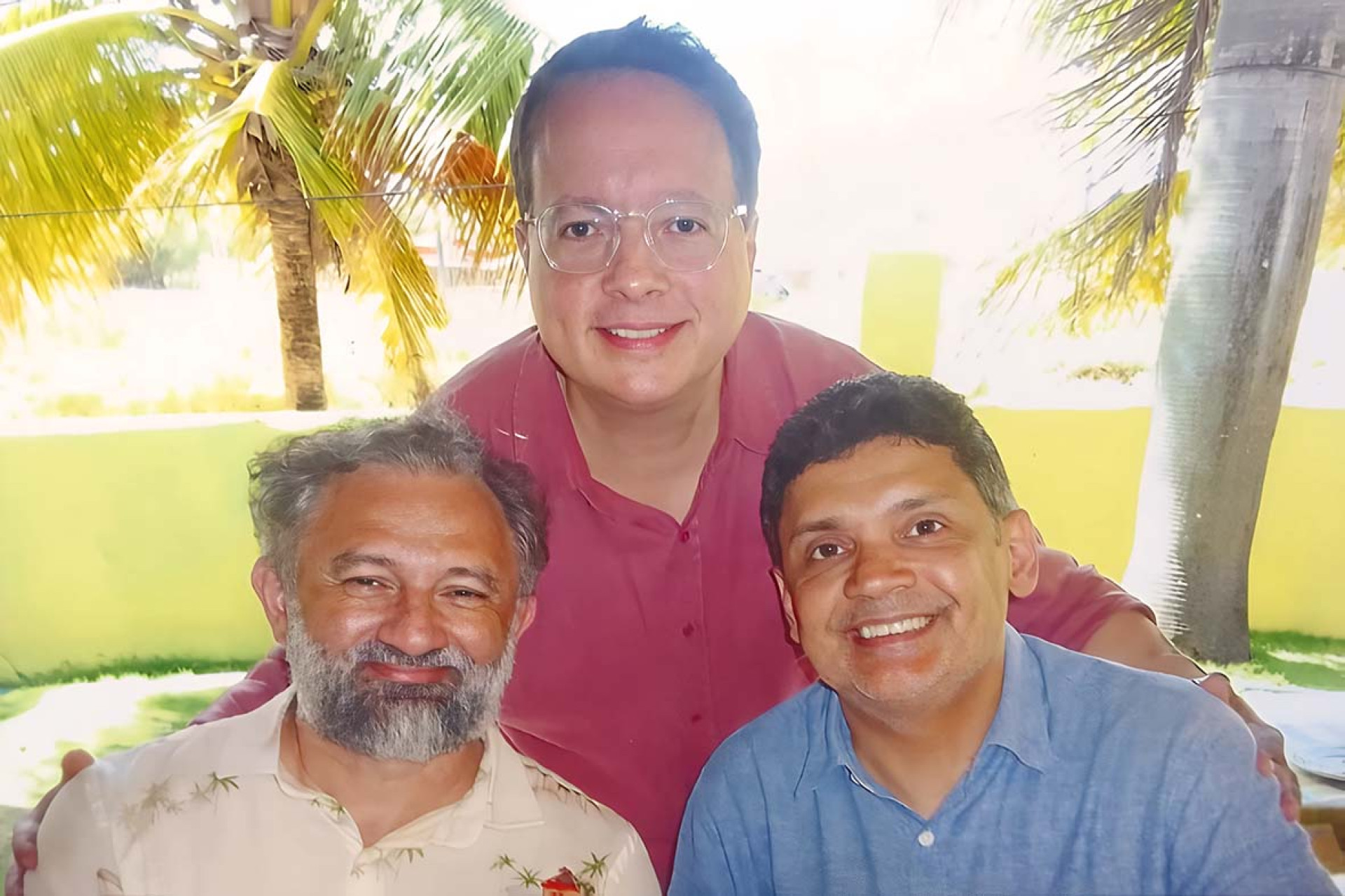 Jocélio Leal, exemplo de chefe (em rádio) e companheiro, com Rodrigo Leite Barbosa e Bruno Queiroz
 (Foto: acervo pessoal)