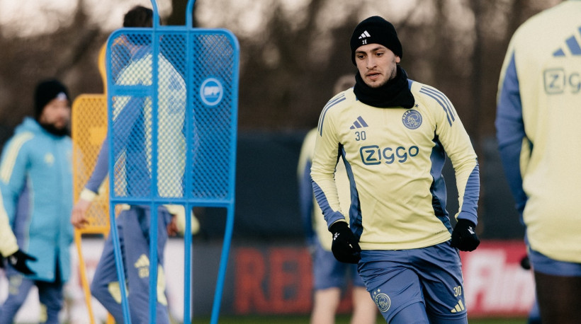 Zagueiro Gastón Ávila em treino do Ajax