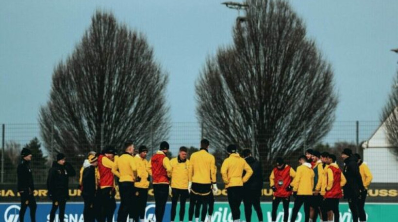 Equipes se enfrentam na partida de abertura da 16ª rodada do Campeonato Alemão 2024/25
