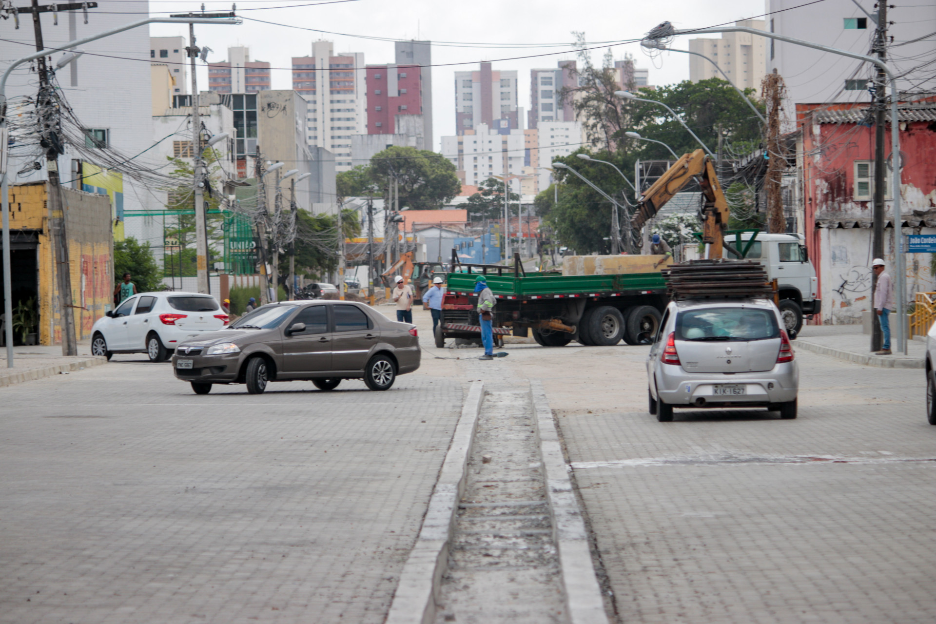 FORTALEZA, CEARÁ, BRASIL, 09-01-2024: Andamento das obras na Heráclito Graça, um trecho foi liberado para passagens de veículos. (Foto: Samuel Setubal/ O Povo) (Foto: Samuel Setubal)