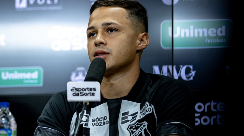 Matheus Araújo foi apresentado no Ceará nesta sexta-feira, 10, em Porangabuçu. 