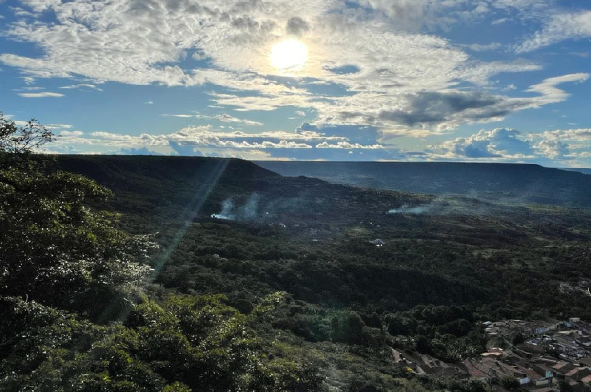 A divisa entre os estados do Ceará e Pernambuco está inserida no contexto da região da Chapada do Araripe
 (Foto: Candice Ballester/Iphan)