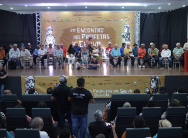 Encontro dos Profetas da Chuva: Tradição Popular e Herança Cultural no Sertão Central 