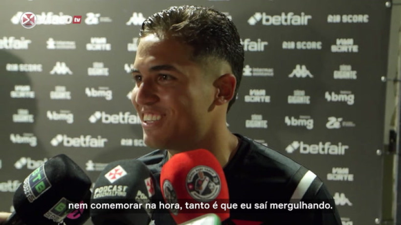 Paulinho celebra primeiro gol como profissional no Vasco: 'Melhor sensação da minha vida'