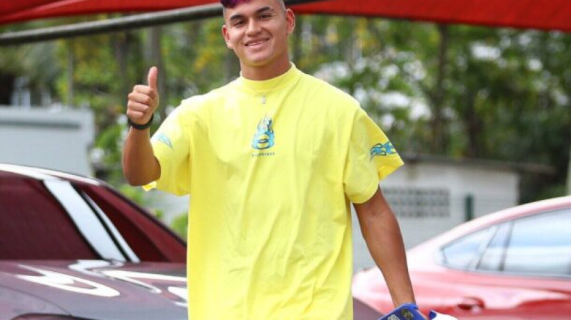 Em brincadeira antes do treino desta segunda-feira (13), atletas do grupo principal votaram no jogador 'elegante' da ida ao CT