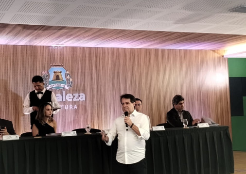 Evandro Leitão concedeu coletiva de imprensa para anunciar medidas