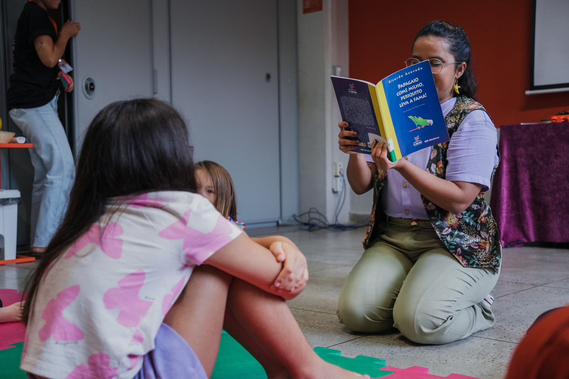 FORTALEZA-CE, BRASIL, 15-01-2025: Mediação de leitura para crianças, na Biblioteca Pública Estadual do Ceará (BECE), com o grupo Zepelim de Arte. (Foto: Fernanda Barros/ O Povo) (Foto: FERNANDA BARROS)