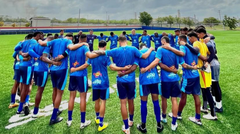 Elenco do Maracanã durante treino de preparação para o Campeonato Cearense