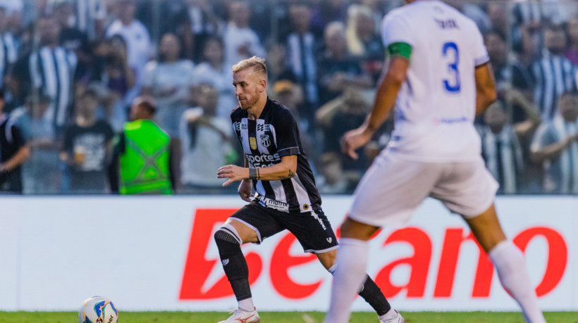 FORTALEZA-CE, BRASIL, 18-01-2025: Pedro Henrique. Início do Campeonato Cearense, com jogo entre Ceará e Tirol, no Estádio Presidente Vargas (PV). (Foto: Fernanda Barros/ O Povo)