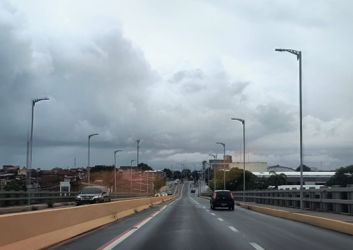 Fortaleza teve noite de chuva e tempo nublado neste domingo, 29