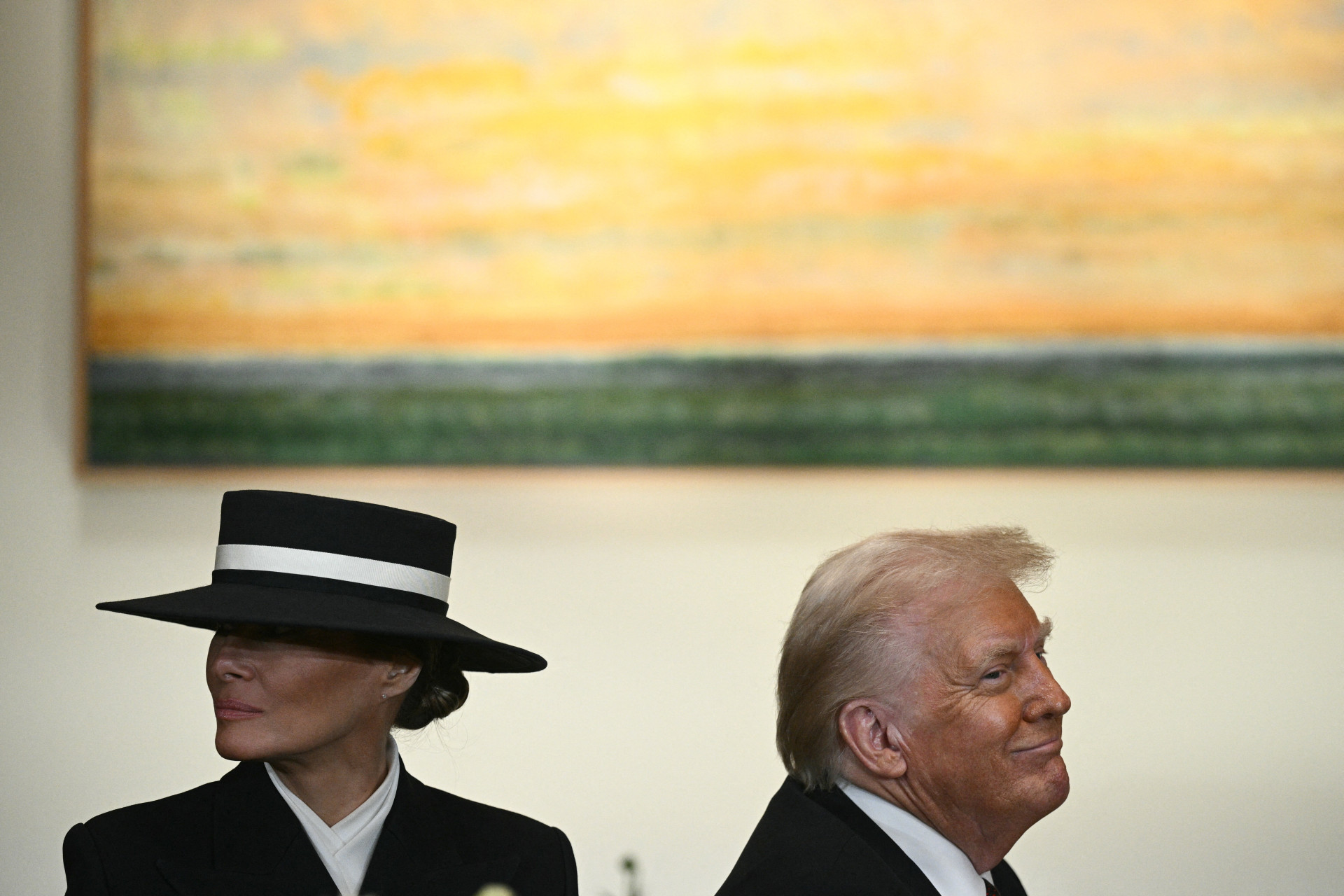 ￼O presidente dos EUA Donald Trump e a primeira-dama Melania Trump (Foto: Brendan SMIALOWSKI / AFP)