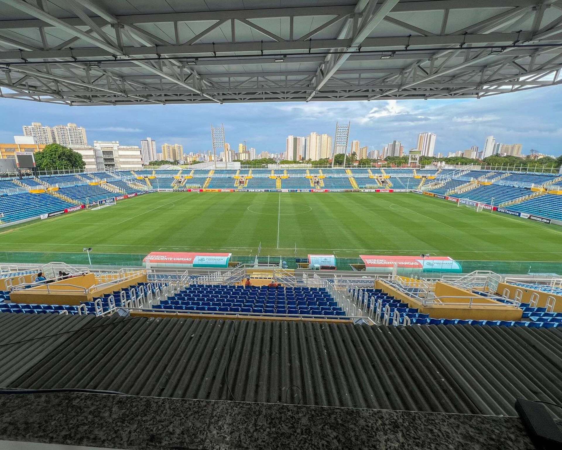 Estádio Presidente Vargas, em Fortaleza (Foto: Lucas Emanuel/FCF)