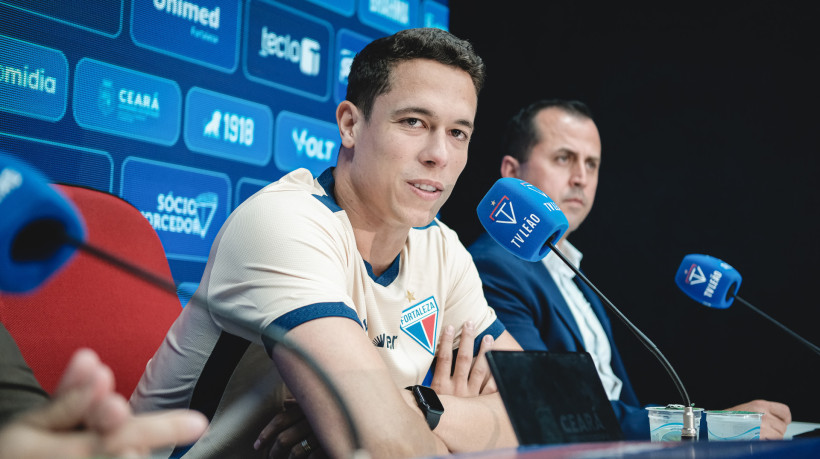 Goleiro Brenno em entrevista coletiva de apresentação no Fortaleza