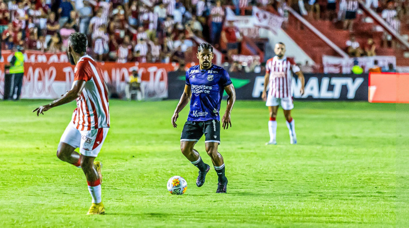 Ceará e Náutico se enfrentaram pela Copa do Nordeste no estádio dos Aflitos nesta quarta-feira, 22. 