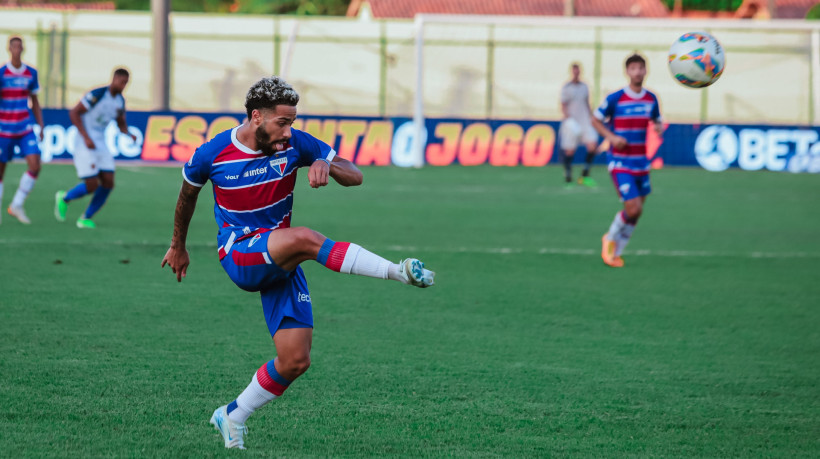 Fortaleza e Cariri se enfrentam pelo Campeonato Cearense. 