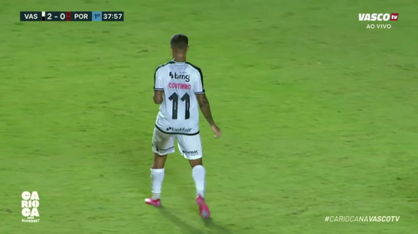 Philippe Coutinho marca golaço em vitória do Vasco