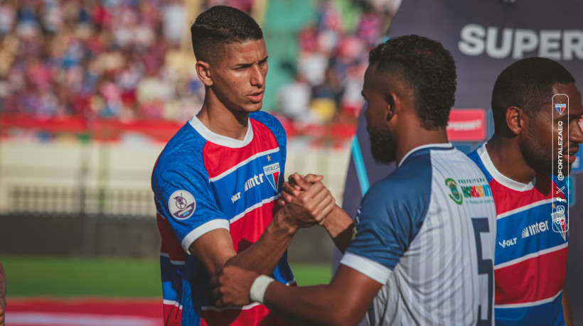 Gustavo Mancha, zagueiro do Fortaleza, durante jogo contra o Horizonte pelo Campeonato Cearense 2025