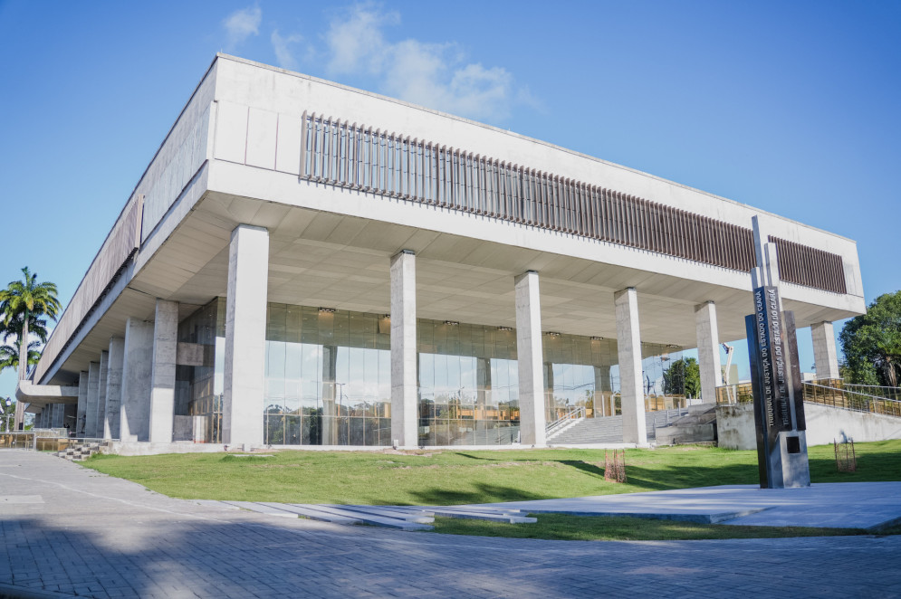 Só no Tribunal de Justiça do Ceará (TJCE) há um acervo de 19.663 processos pendentes, referentes a disputas judiciais envolvendo tratamentos de saúde(Foto: FERNANDA BARROS)