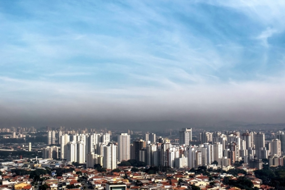 Emissão de gases causadores do efeito estufa, relacionados principalmente à queima de combustíveis fósseis, é principal causa de mudança climática(Foto: Rafael Neddermeyer/ Fotos Públicas)