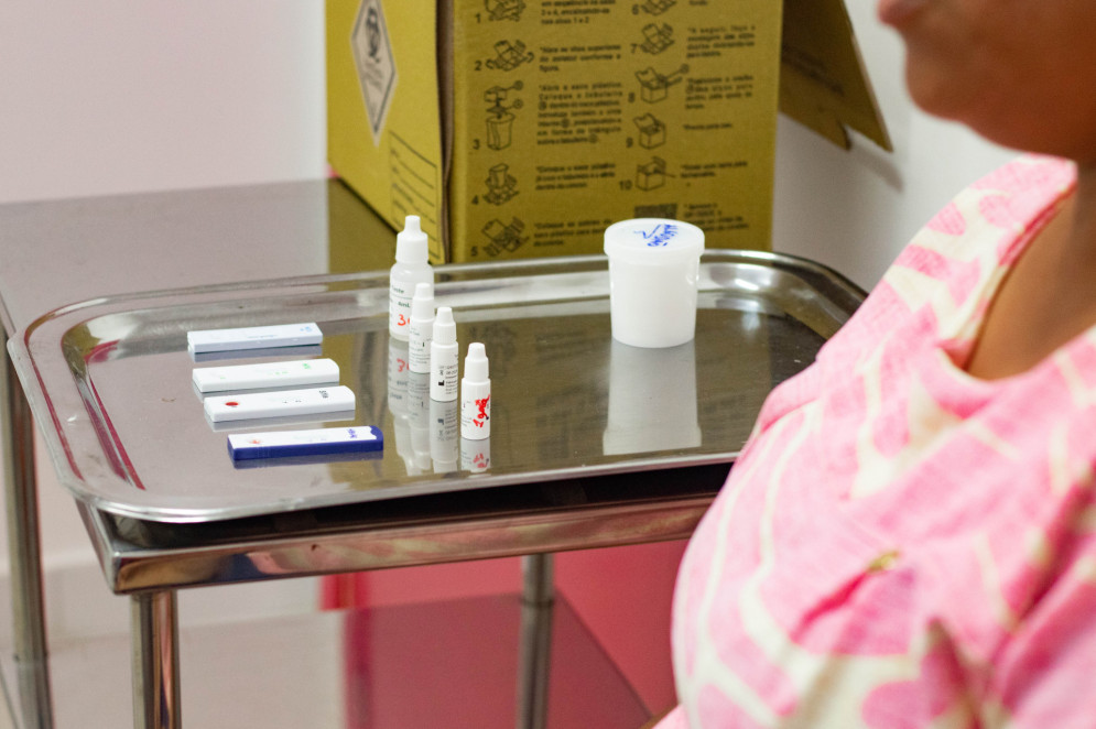 A paciente Rosana realizou a testagem de ISTs em sua primeira consulta pré-natal(Foto: Lorena Louise/Especial para O POVO)