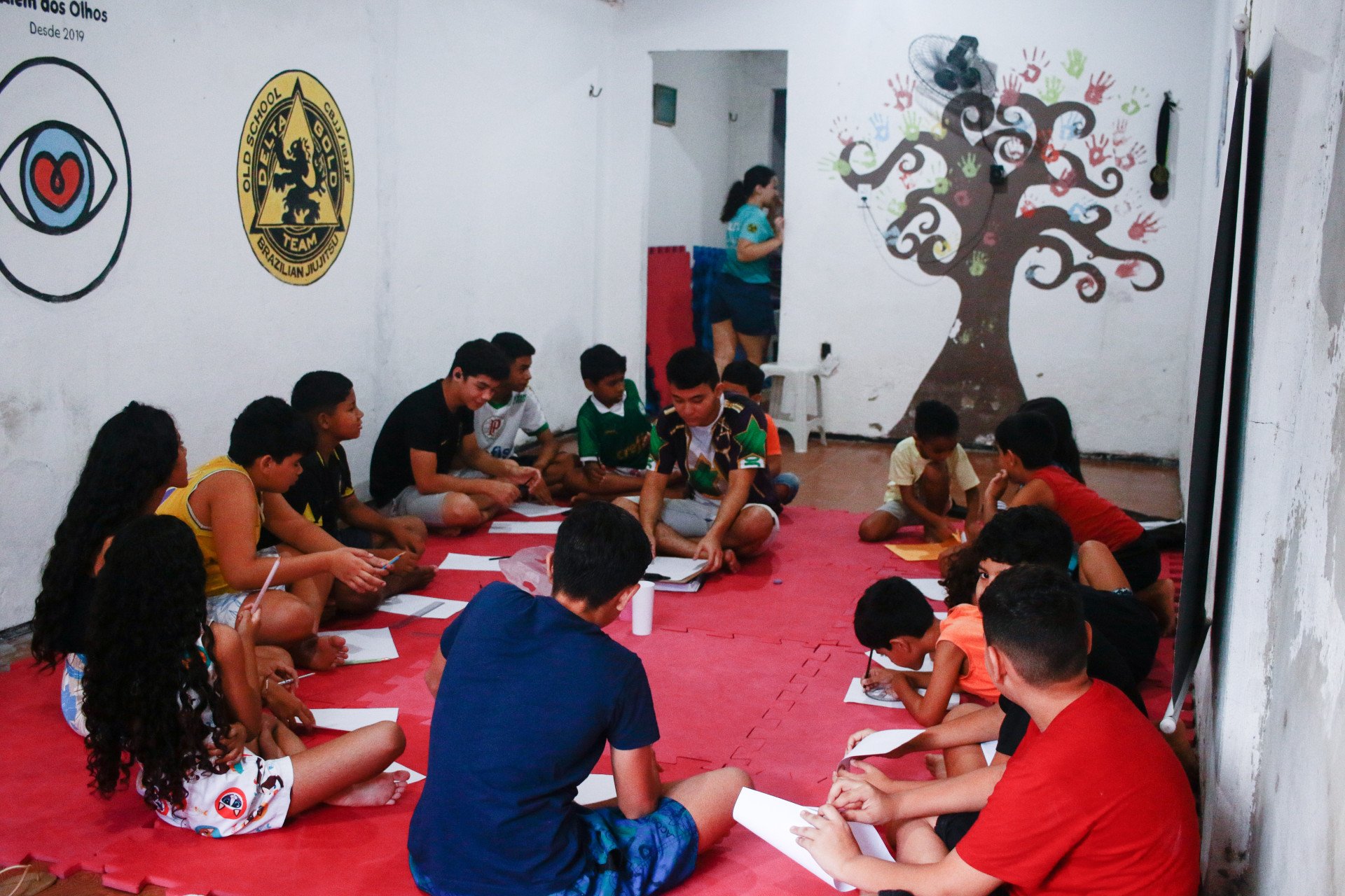 Fortaleza- CE, Brasil, 30-01-25: O Instituto Além dos Olhos realiza atividades de leitura, pintura e artes marciais com crianças e adolescents do Barroso. (Fotos: Lorena Louise / Especial para O POVO) (Foto: Lorena Louise/Especial para O POVO)