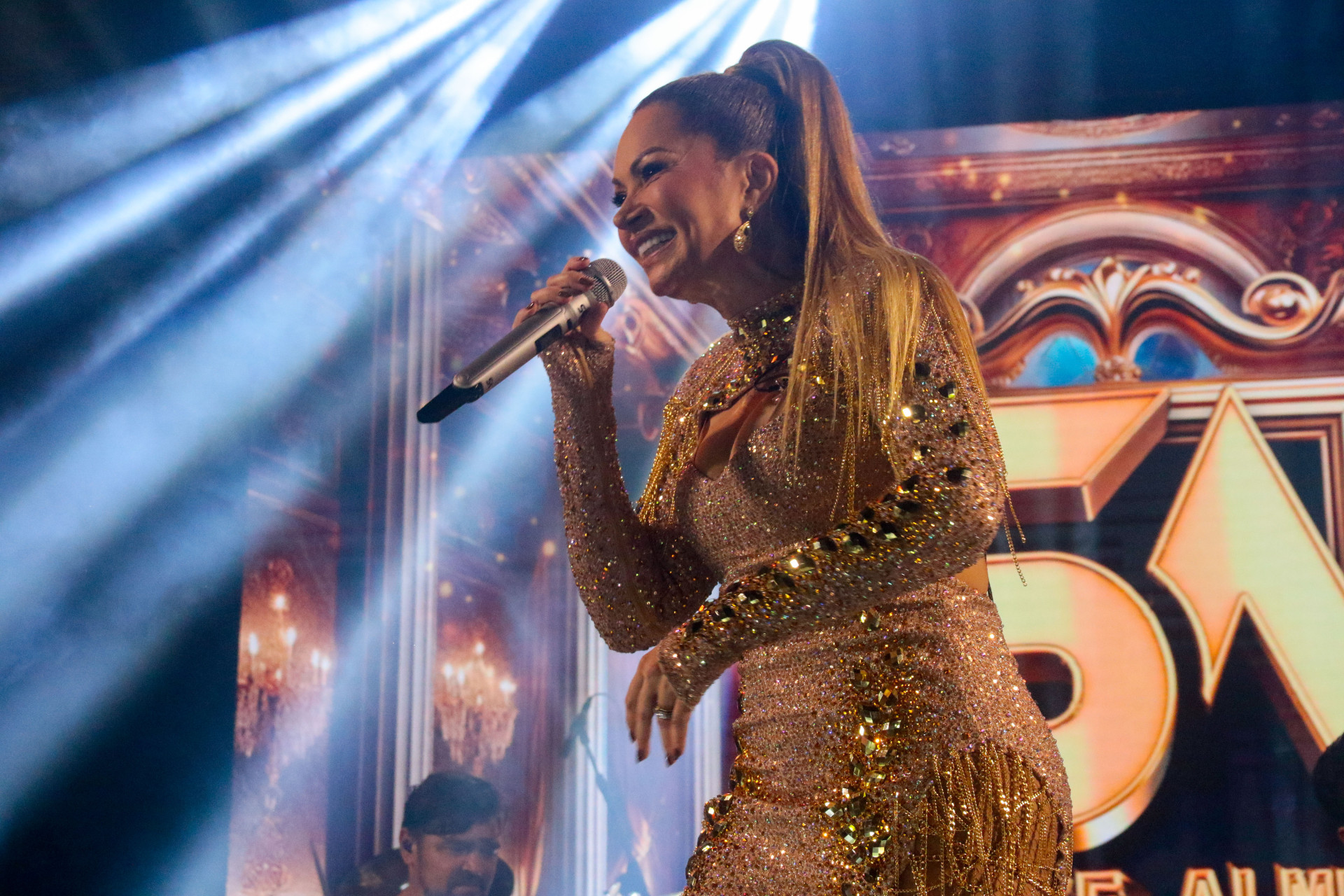 Fortaleza- CE, Brasil, 01-02-25: Solange Almeida abre a temporada de pré-carnaval de Fortaleza com show no Conjunto Ceará.(Fotos: Lorena Louise / Especial para O POVO) (Foto: Lorena Louise/Especial para O POVO)