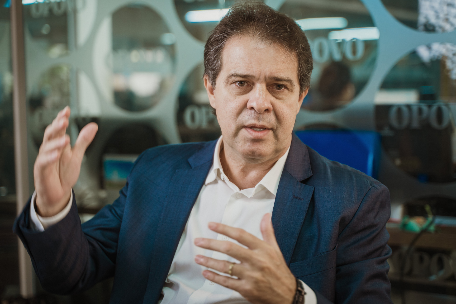 EVANDRO Leitão (PT) visitou a redação do O POVO e da rádio O POVO CBN na manhã de ontem. Entre os temas abordados pelo prefeito, a convocação de mais de 500 guardas municipais (Foto: JÚLIO CAESAR)