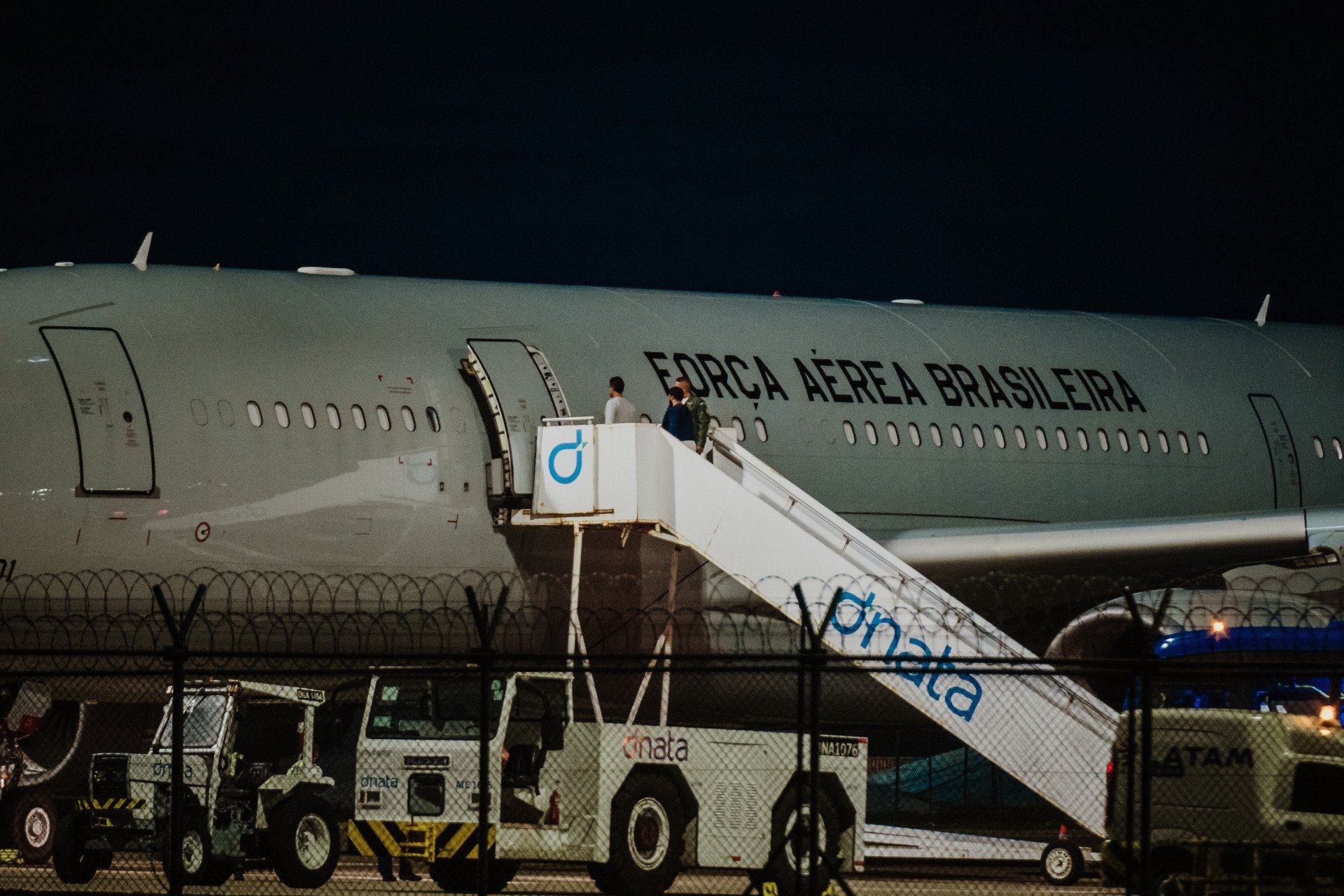 ￼TERCEIRO voo de repatriados chega a Fortaleza nesta sexta-feira, 21 (Foto: JÚLIO CAESAR)