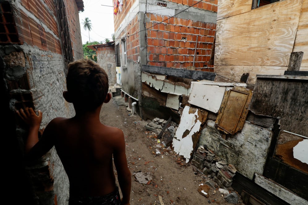 Das 200 famílias que vivem na Comidade Saporé, 80% delas moram em habitações precárias(Foto: Samuel Setubal)