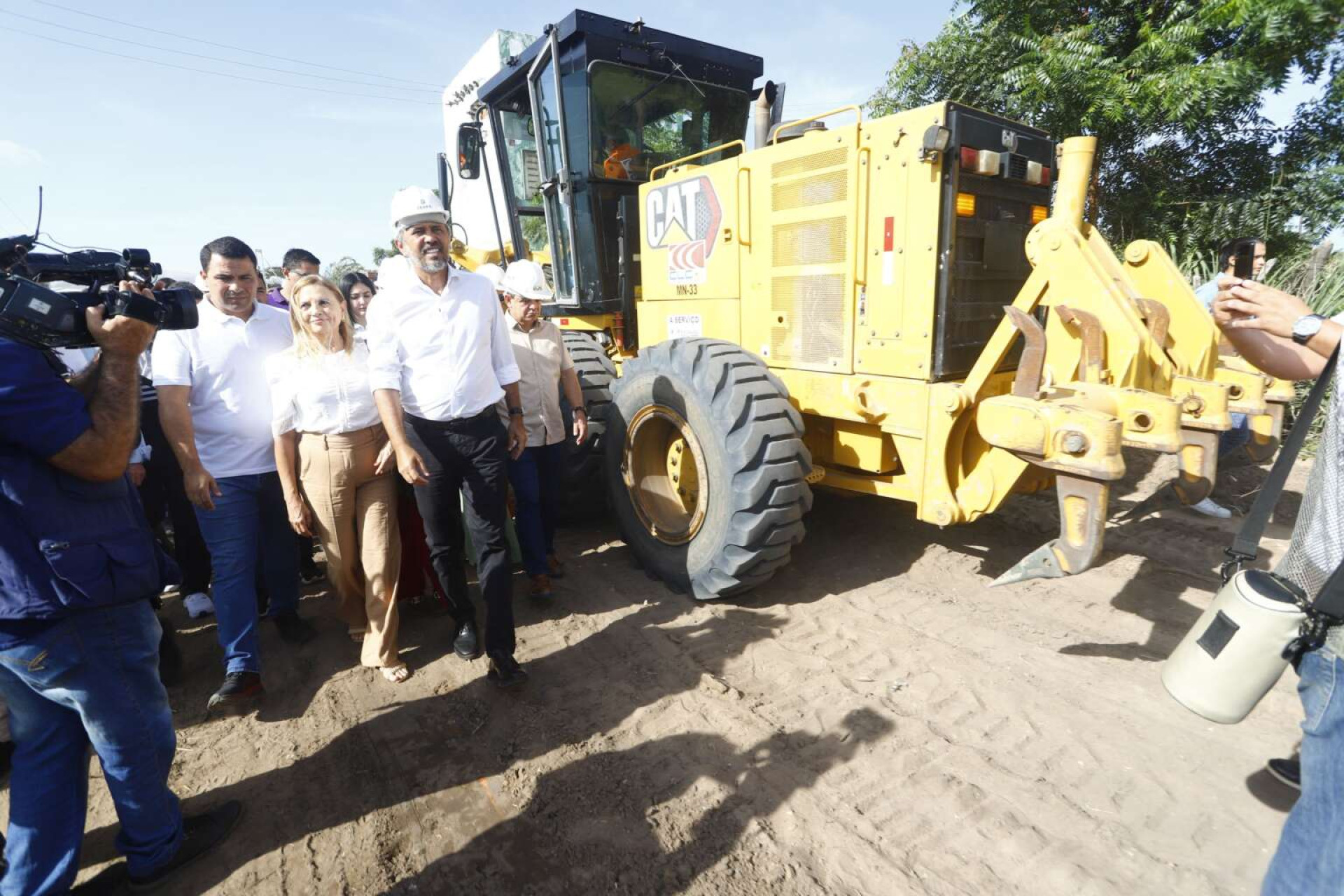 ￼GOVERNADOR Elmano de Freitas (PT) participou de visita técnica à obra   (Foto: Helene Santos / Divulgação Casa Civil)