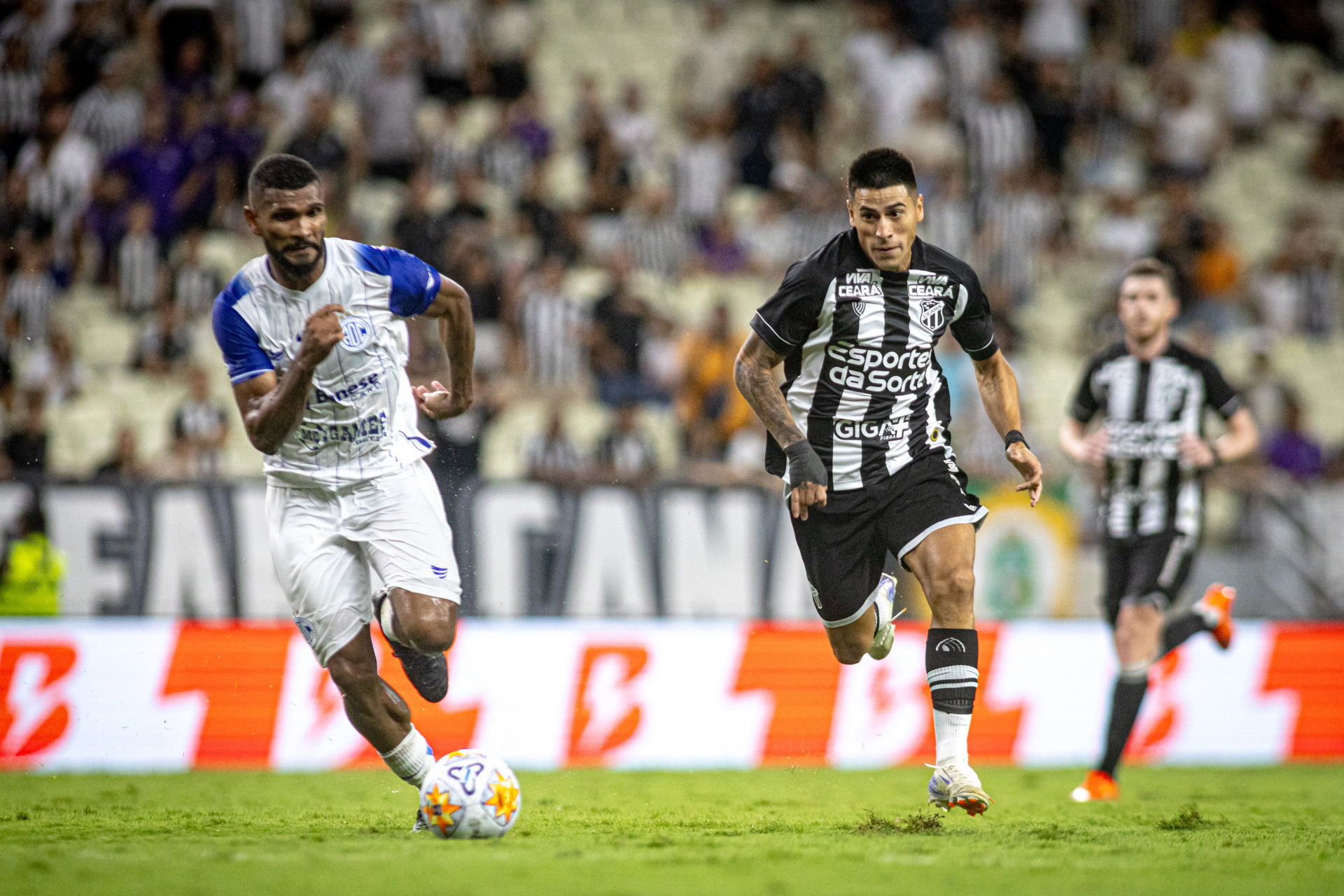 Alejandro Martínez estreou pelo Ceará contra o Confiança, pela Copa do Nordeste 2025 (Foto: Stephan Eilert/CSC)